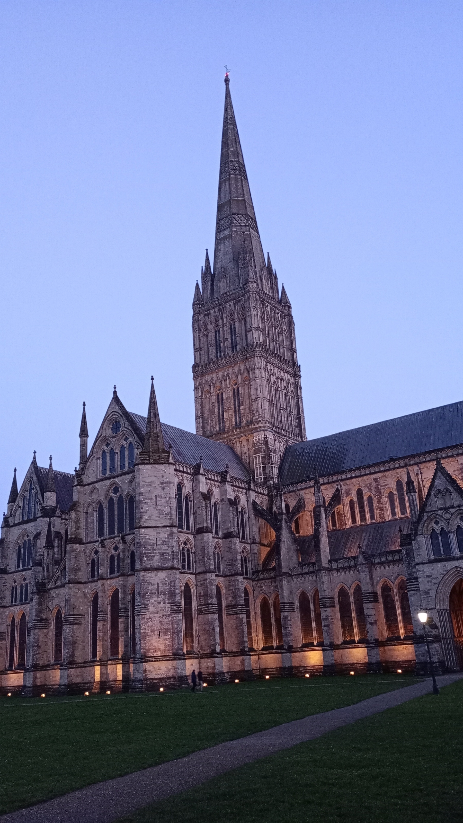 Salisbury cathedral this evening